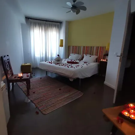 Ra Paraiso Nocleg ze śniadaniem 3*